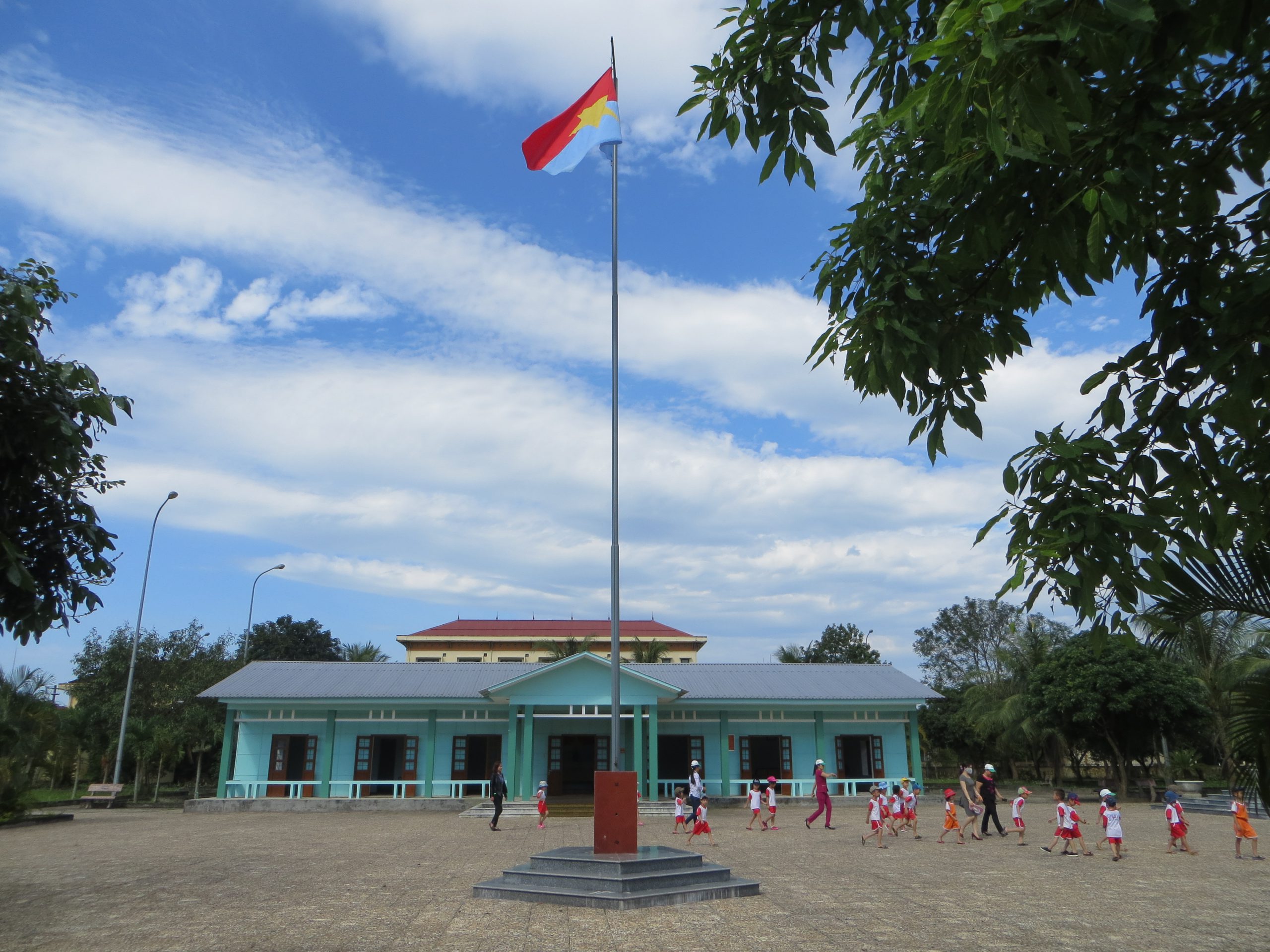 Lấy cảm hứng từ kiến trúc Pháp, trụ sở Chính phủ Cách mạng Lâm thời của miền Nam Việt Nam là một tòa nhà hoành tráng và đầy tính thẩm mỹ. Hãy xem hình ảnh liên quan để tìm hiểu về sự đẳng cấp và danh giá của tòa nhà này trong lịch sử Việt Nam.